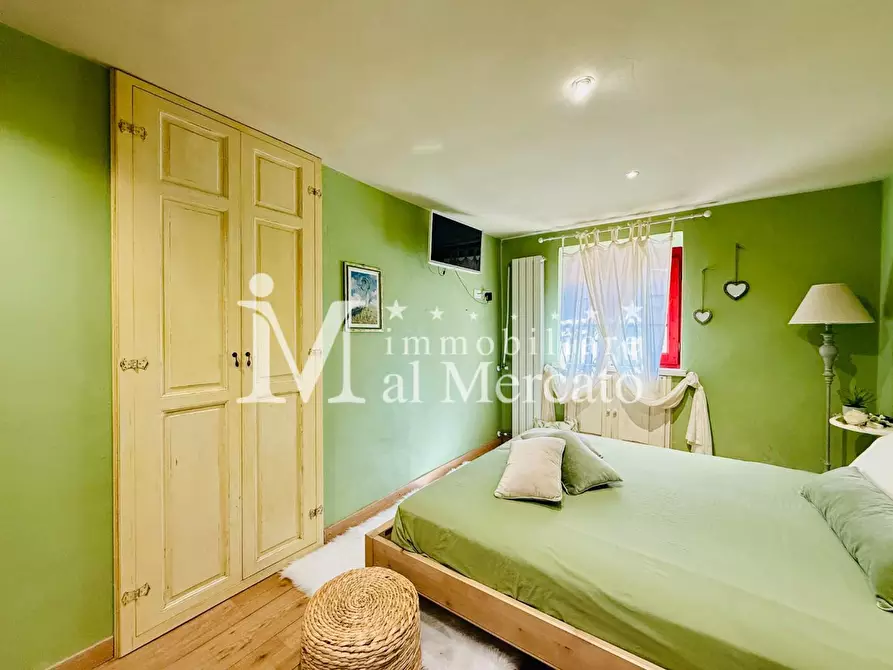 Immagine 45 di Rustico / casale in vendita  a Camaiore