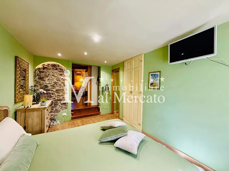 Immagine 41 di Rustico / casale in vendita  a Camaiore