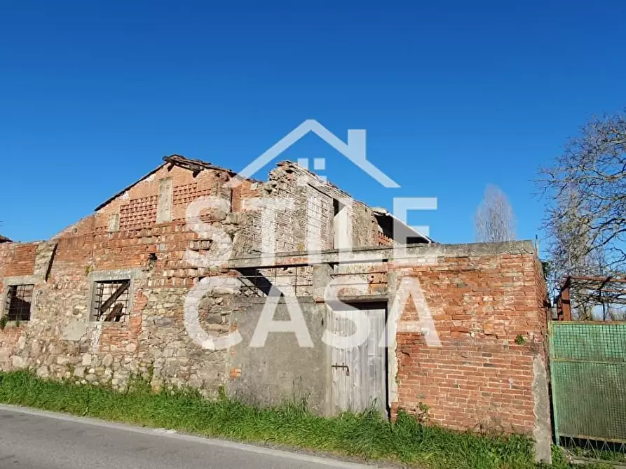 Immagine 4 di Deposito in vendita  a Capannori