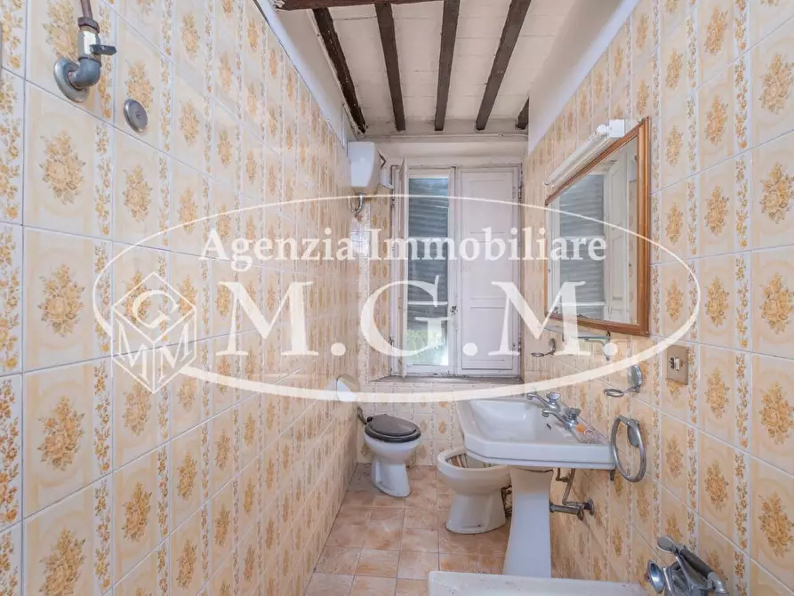 Immagine 49 di Villa in vendita  a Buti