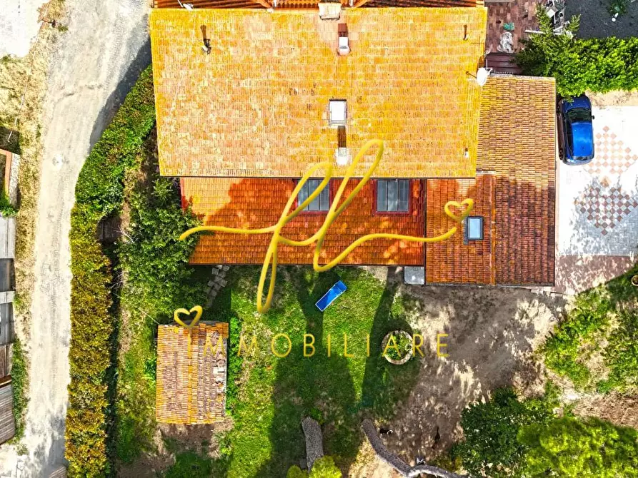 Immagine 60 di Casa colonica in vendita  a Cecina