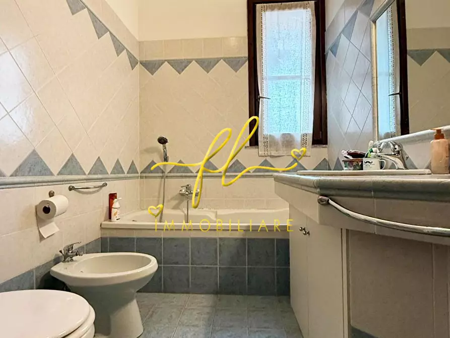 Immagine 38 di Casa colonica in vendita  a Cecina