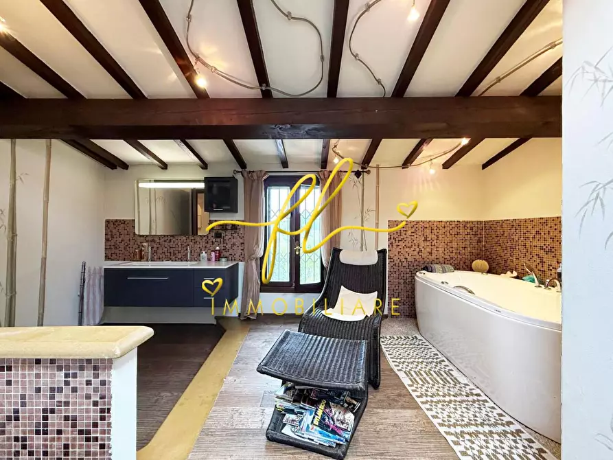 Immagine 40 di Casa colonica in vendita  a Cecina