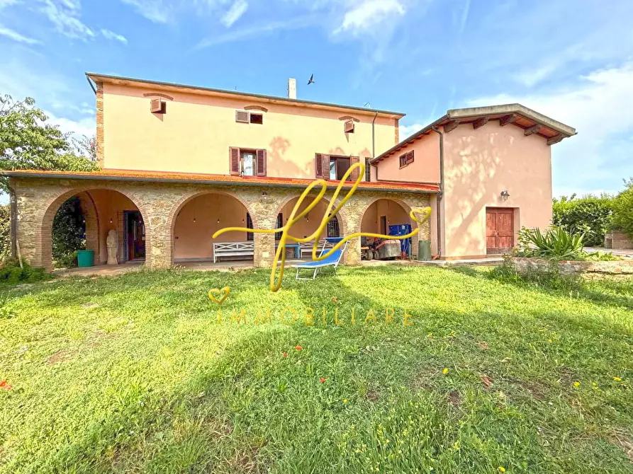 Immagine 3 di Casa colonica in vendita  a Cecina