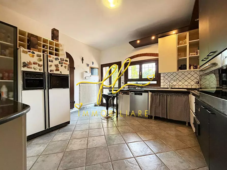 Immagine 11 di Casa colonica in vendita  a Cecina