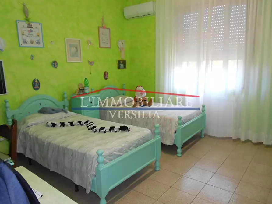 Immagine 20 di Villa in vendita  a Massa