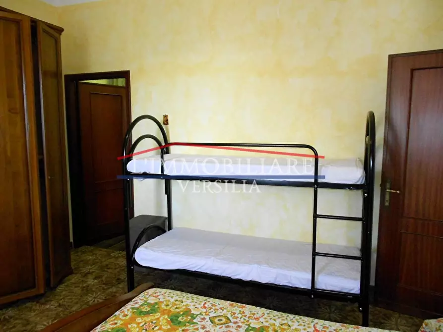 Immagine 40 di Villa in vendita  a Massa