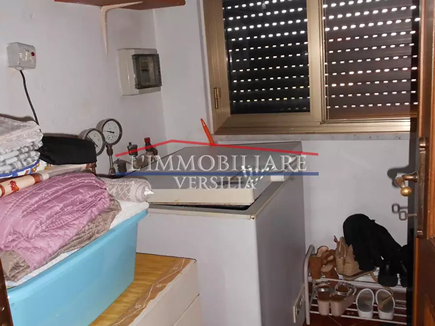 Immagine 75 di Villa in vendita  a Massa