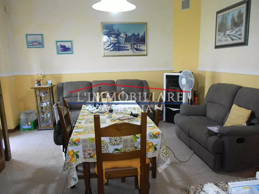 Immagine 34 di Villa in vendita  a Massa