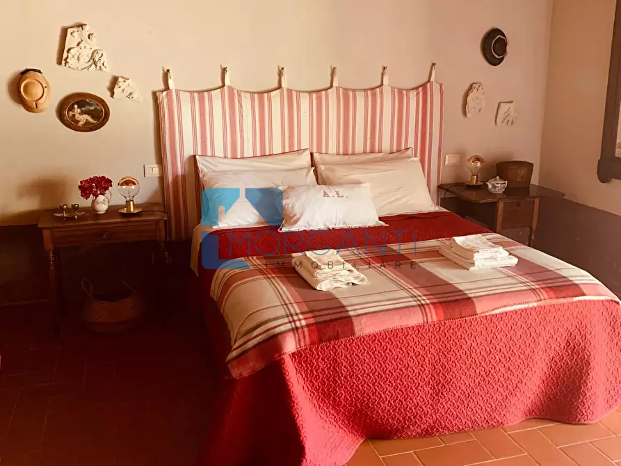 Immagine 11 di Villa in vendita  a Camaiore