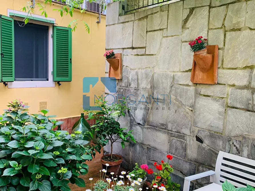 Immagine 5 di Villa in vendita  a Camaiore