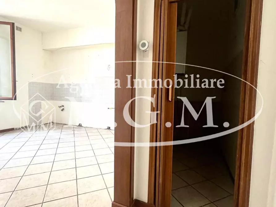 Immagine 4 di Ufficio in affitto  a Pontedera