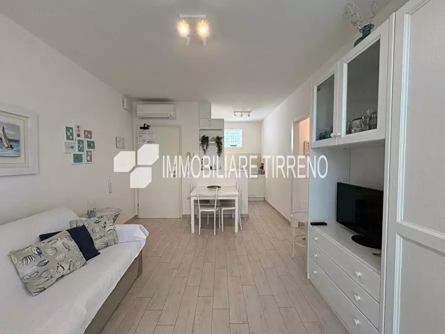 Immagine 3 di Appartamento in vendita  a Massa