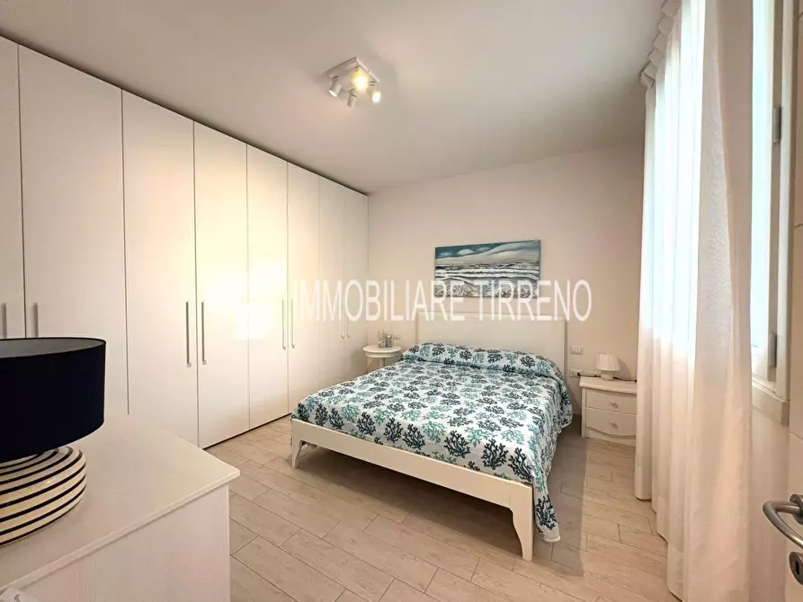 Immagine 5 di Appartamento in vendita  a Massa