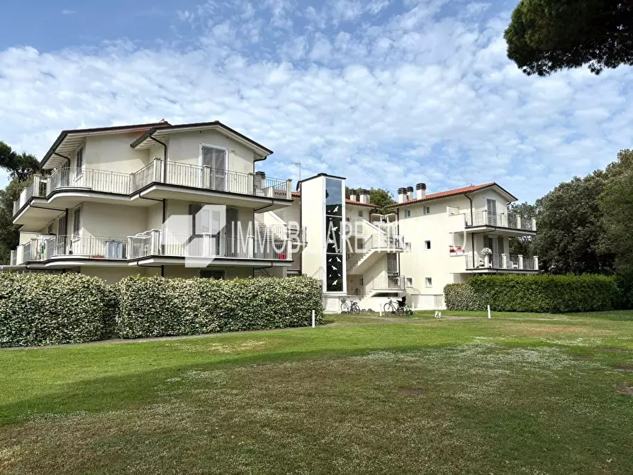 Immagine 1 di Appartamento in vendita  a Massa