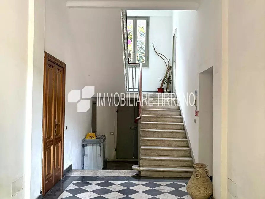 Immagine 1 di Villa in vendita  a Massa