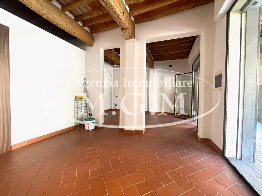 Immagine 4 di Locale commerciale in vendita  a Cascina