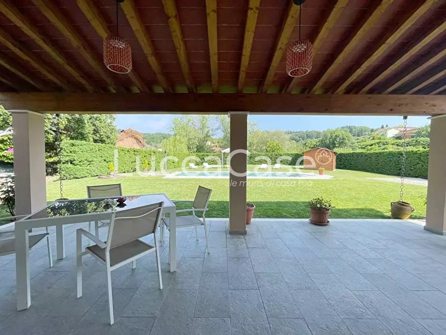 Immagine 6 di Villa in vendita  a Capannori