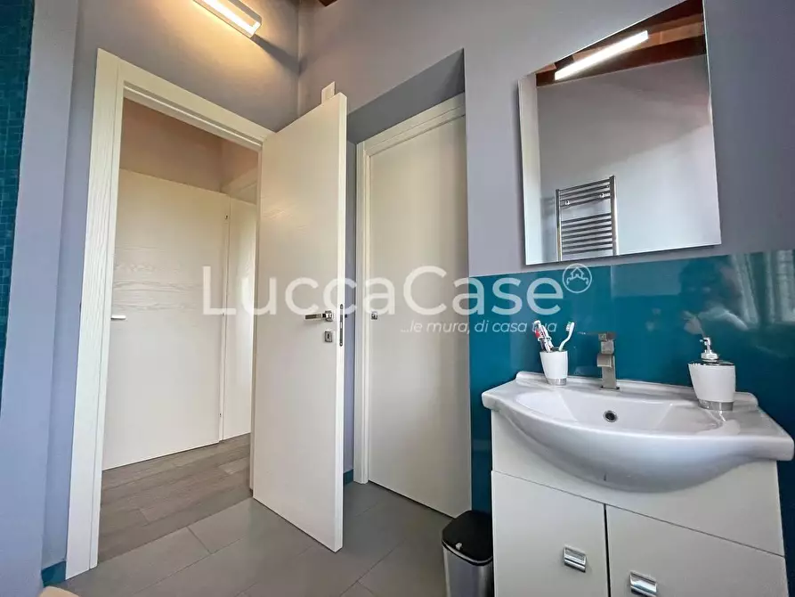 Immagine 26 di Villa in vendita  a Capannori