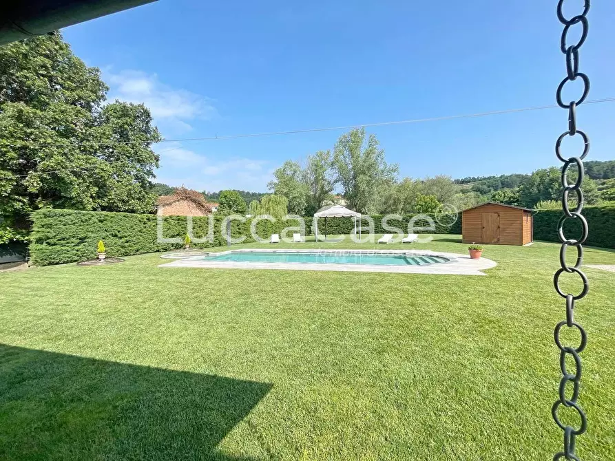 Immagine 7 di Villa in vendita  a Capannori