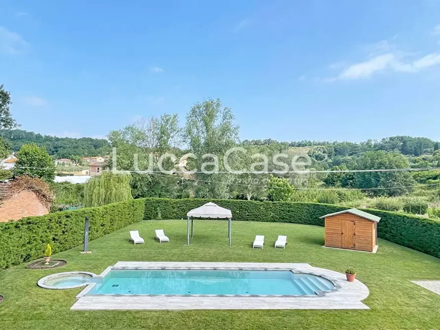 Immagine 35 di Villa in vendita  a Capannori
