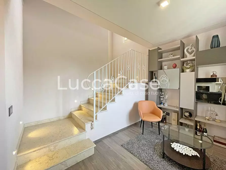 Immagine 42 di Villa in vendita  a Capannori