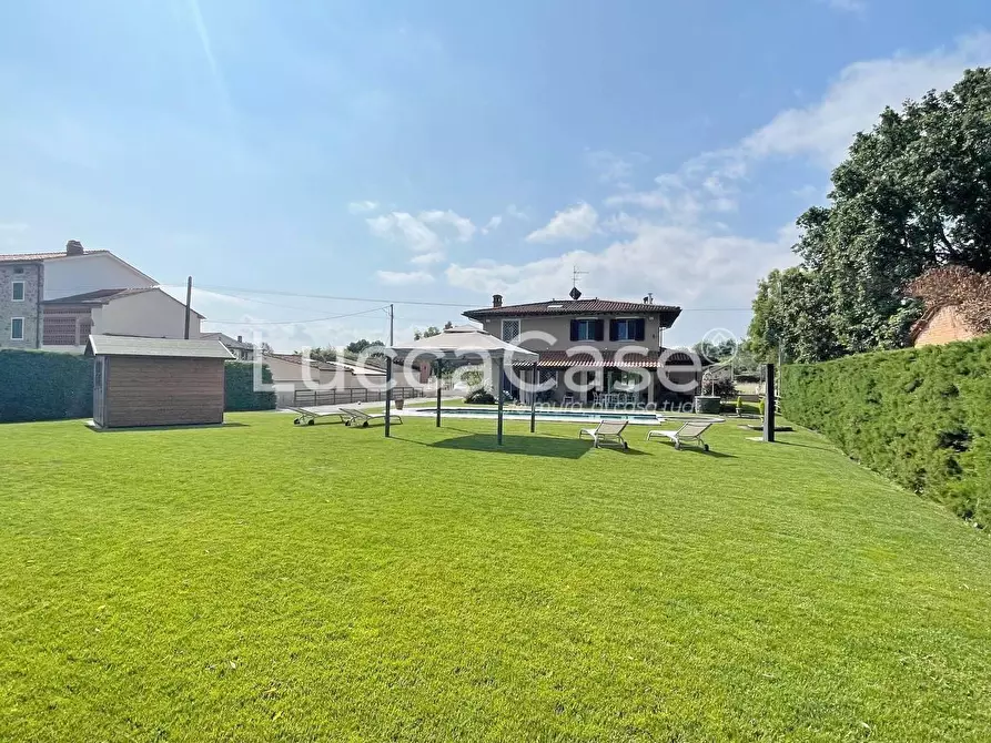 Immagine 14 di Villa in vendita  a Capannori