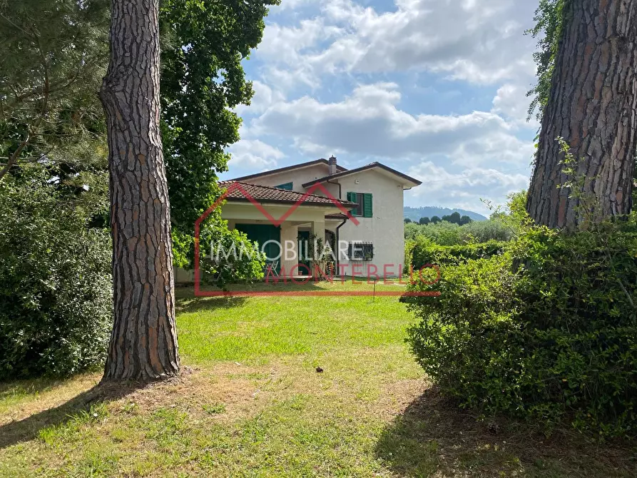 Immagine 16 di Casa indipendente in vendita  a Camaiore