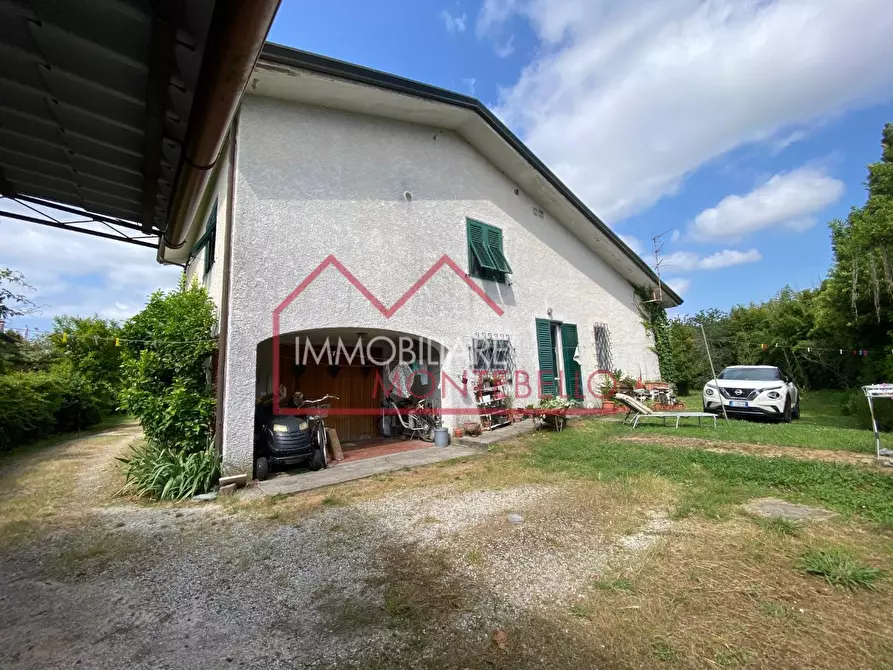 Immagine 7 di Casa indipendente in vendita  a Camaiore