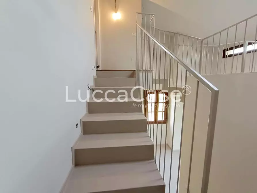 Immagine 24 di Casa bifamiliare in vendita  a Lucca