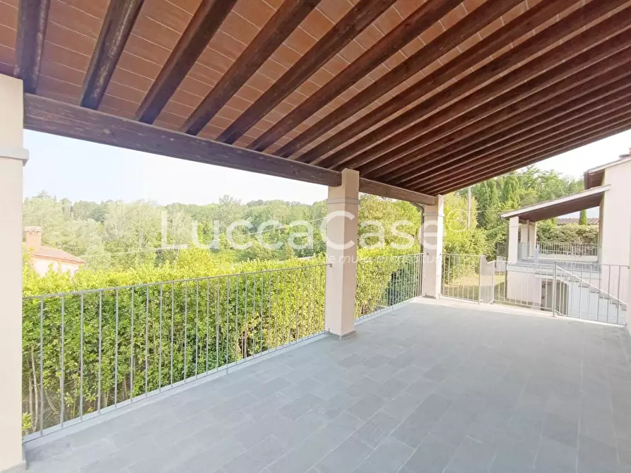 Immagine 10 di Casa bifamiliare in vendita  a Lucca