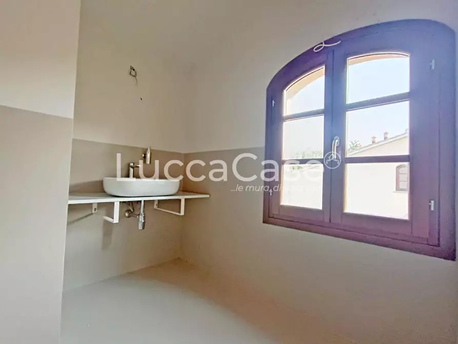 Immagine 39 di Casa bifamiliare in vendita  a Lucca