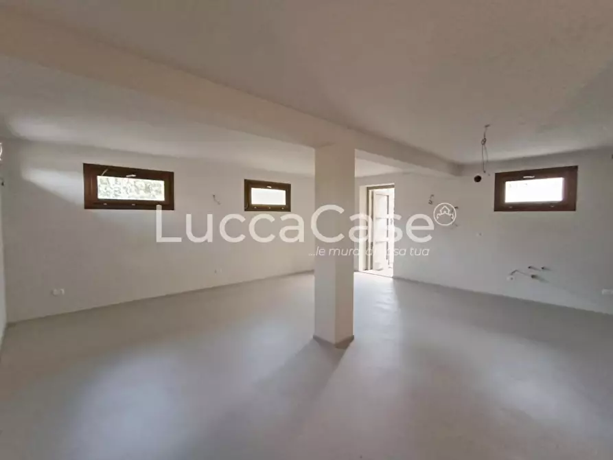 Immagine 49 di Casa bifamiliare in vendita  a Lucca