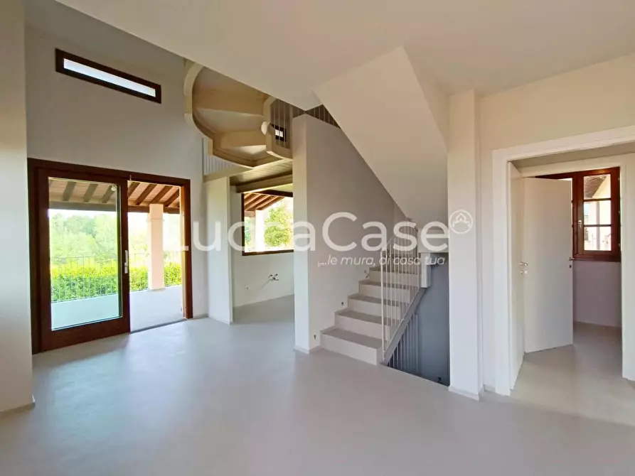 Immagine 17 di Casa bifamiliare in vendita  a Lucca