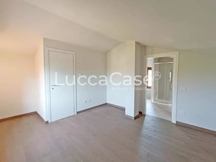 Immagine 32 di Casa bifamiliare in vendita  a Lucca