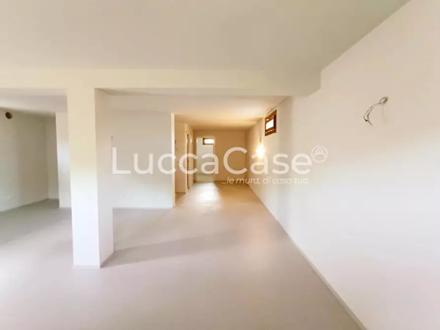 Immagine 45 di Casa bifamiliare in vendita  a Lucca