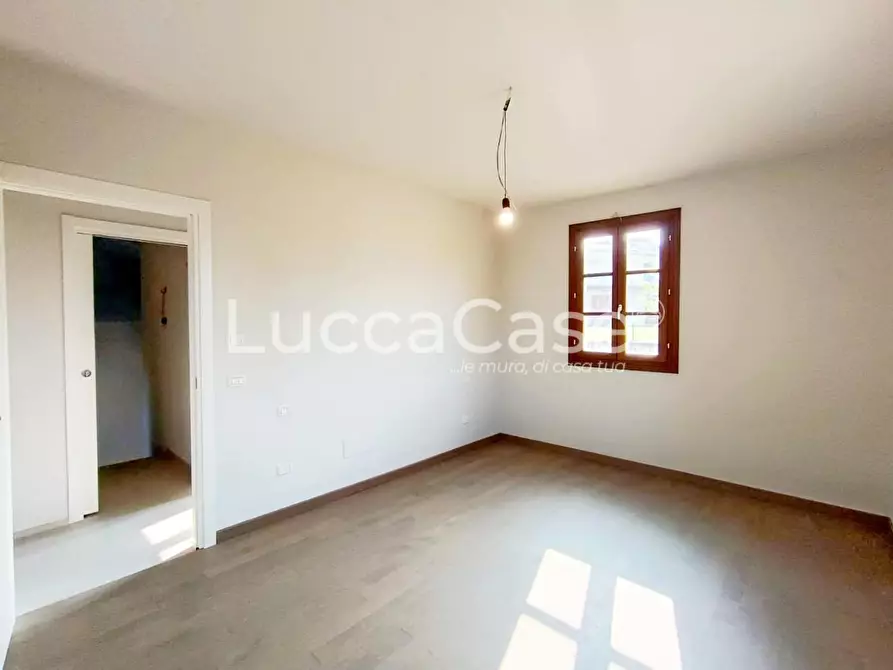 Immagine 25 di Casa bifamiliare in vendita  a Lucca