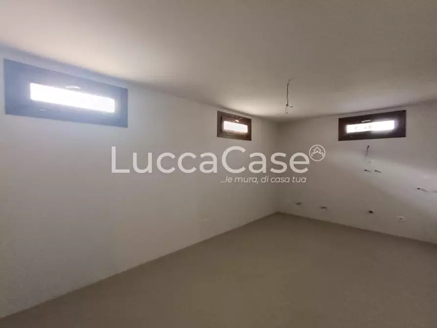 Immagine 44 di Casa bifamiliare in vendita  a Lucca