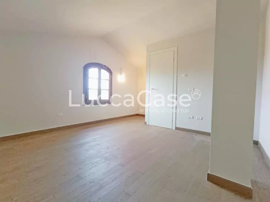 Immagine 28 di Casa bifamiliare in vendita  a Lucca