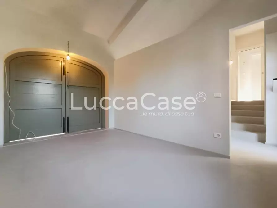 Immagine 34 di Casa bifamiliare in vendita  a Lucca
