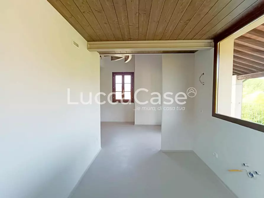 Immagine 18 di Casa bifamiliare in vendita  a Lucca