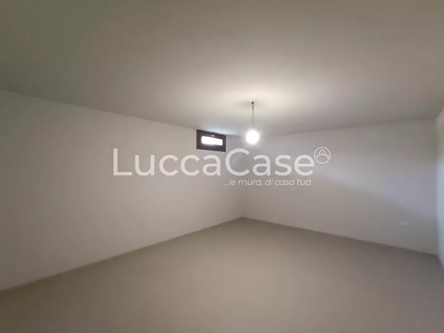 Immagine 42 di Casa bifamiliare in vendita  a Lucca