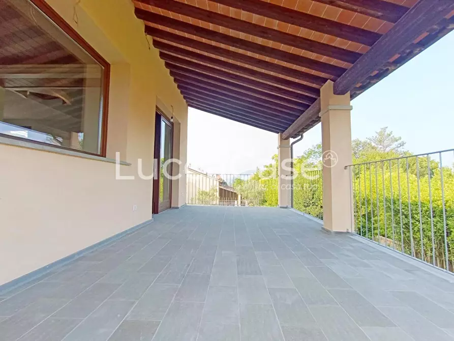 Immagine 11 di Casa bifamiliare in vendita  a Lucca