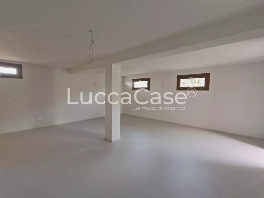 Immagine 47 di Casa bifamiliare in vendita  a Lucca