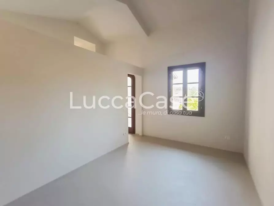 Immagine 30 di Casa bifamiliare in vendita  a Lucca