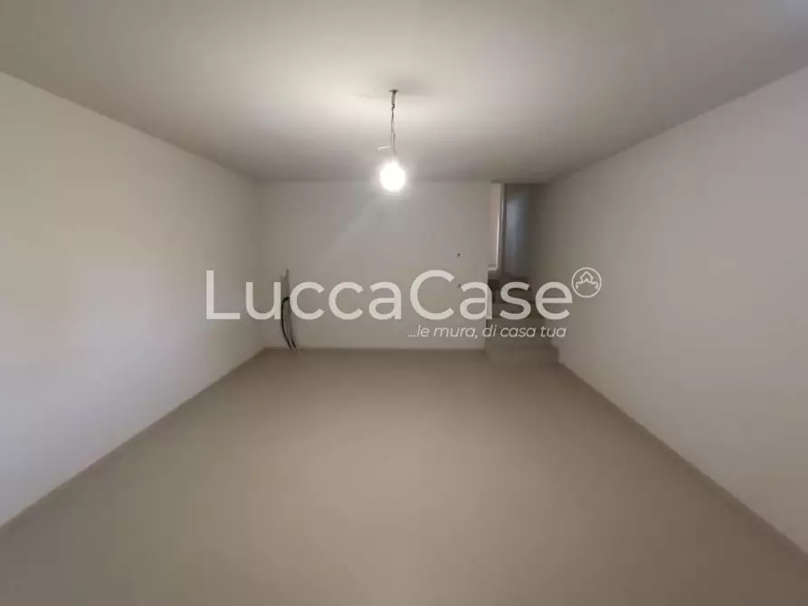 Immagine 43 di Casa bifamiliare in vendita  a Lucca