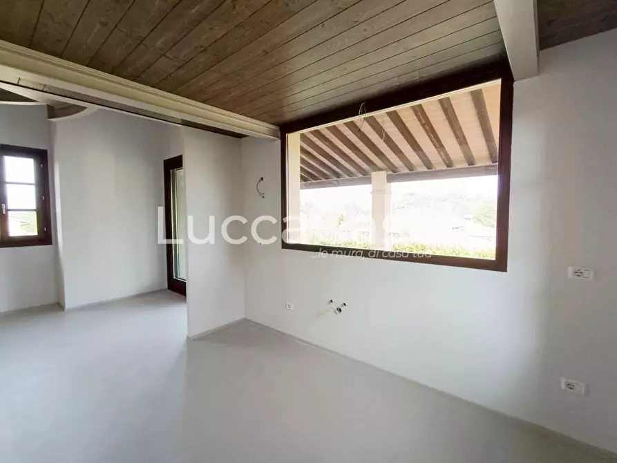 Immagine 15 di Casa bifamiliare in vendita  a Lucca