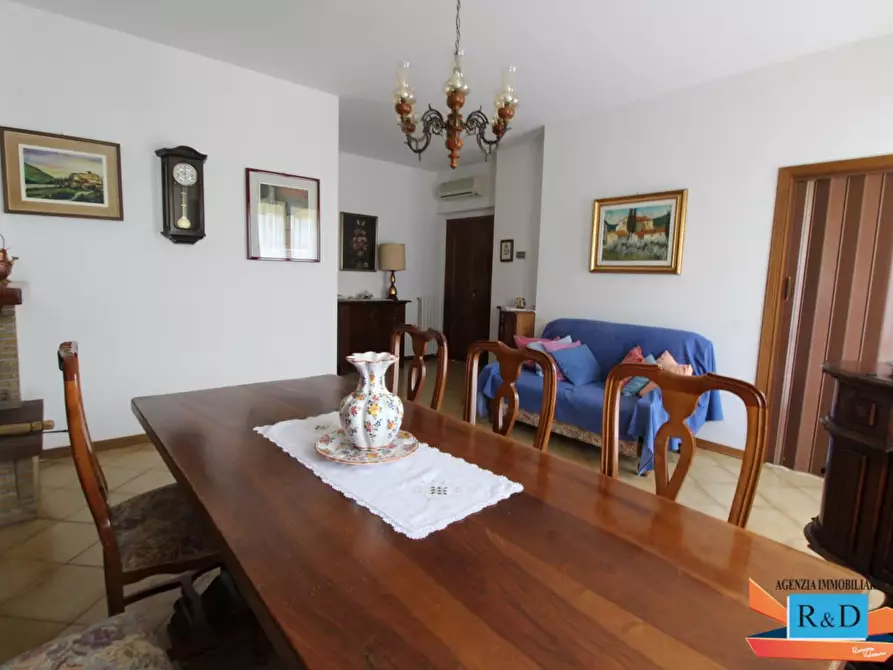 Immagine 3 di Appartamento in vendita  a San Gimignano