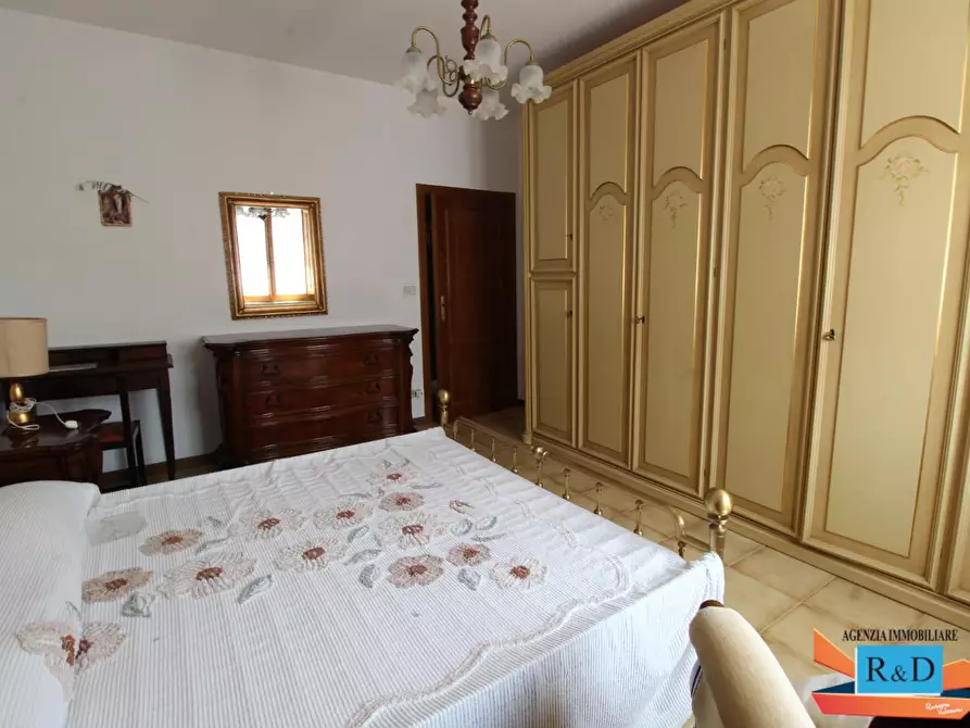 Immagine 11 di Appartamento in vendita  a San Gimignano