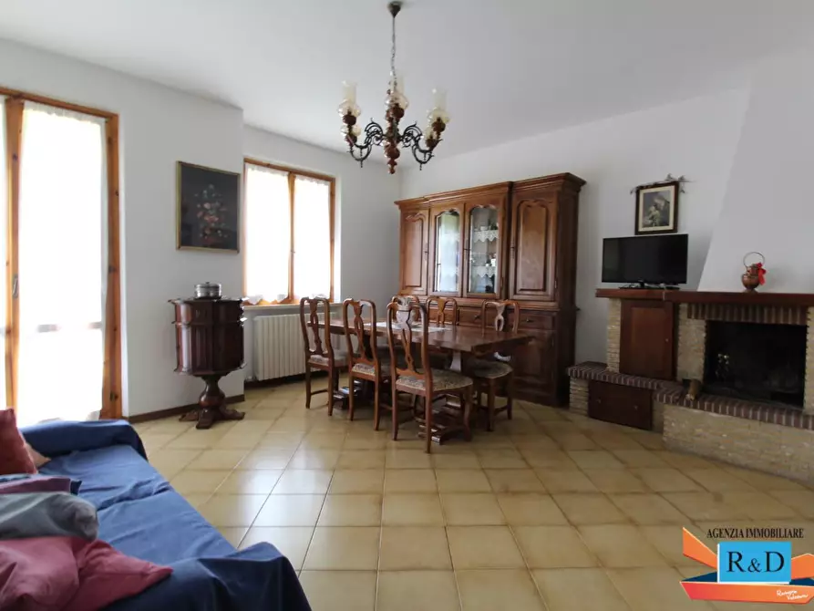 Immagine 1 di Appartamento in vendita  a San Gimignano